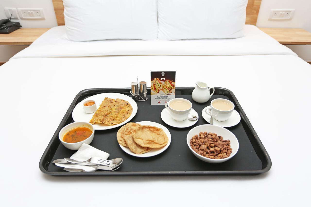 Oyo 2384 Hotel Epic Inn Гургаон Экстерьер фото